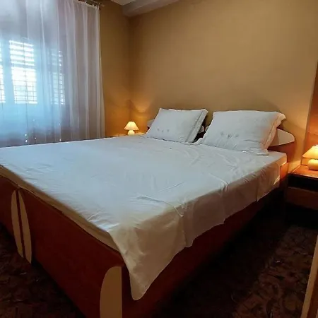 By The Sea - 21117 * Cres